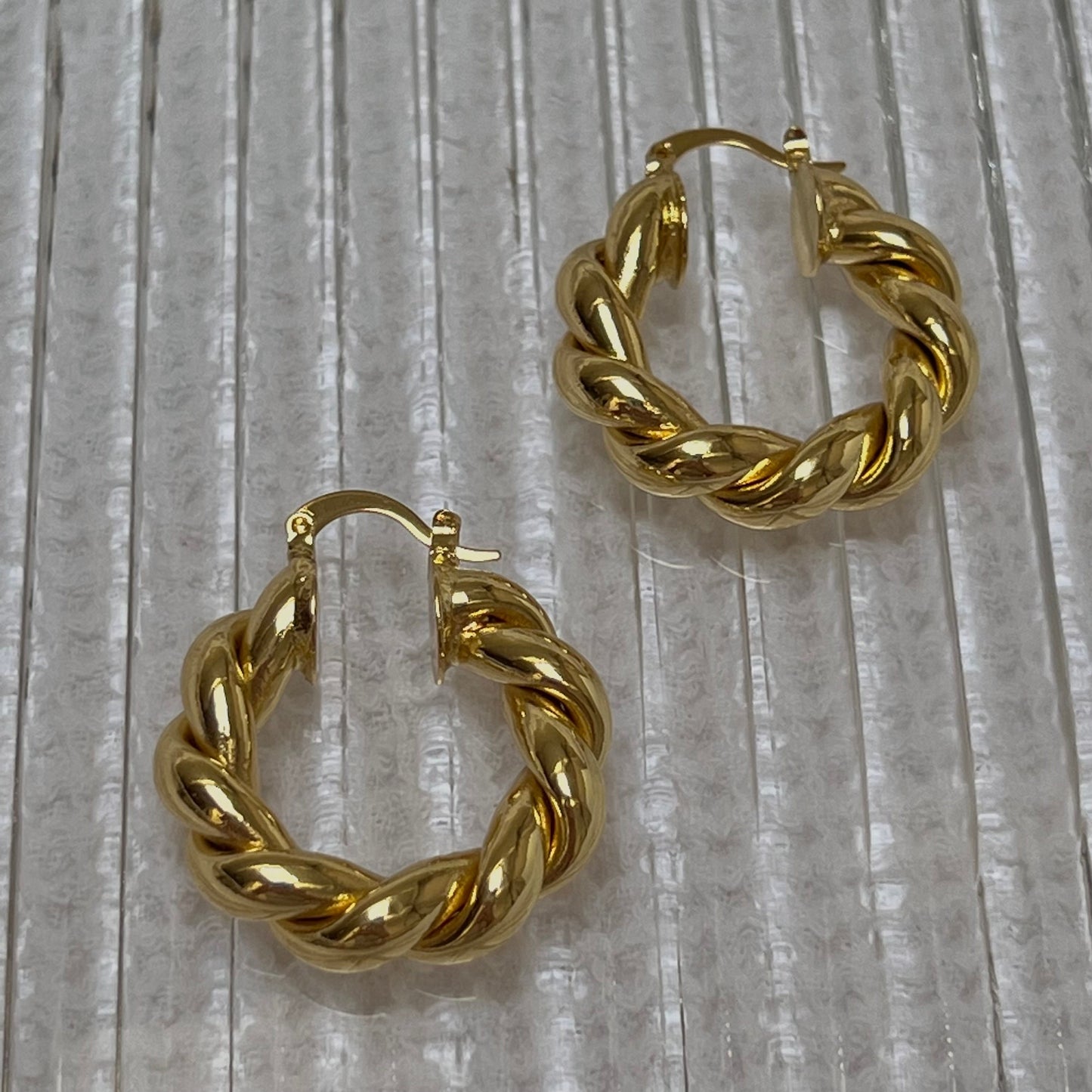 CHUNKY GOLD BRAID HOOP EARRINGS
