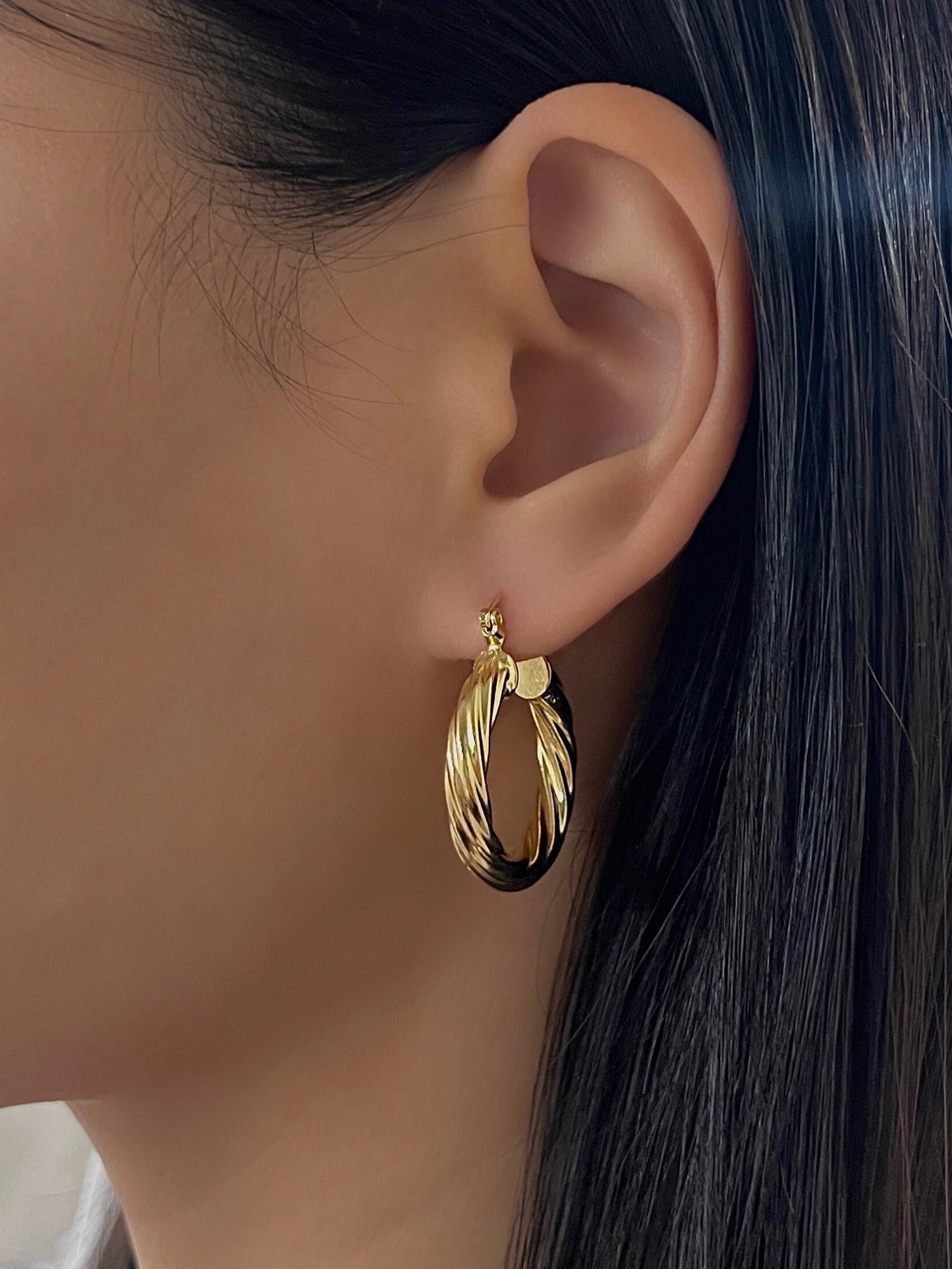 CLASSIC GOLD TWIST HOOP EARRINGS
