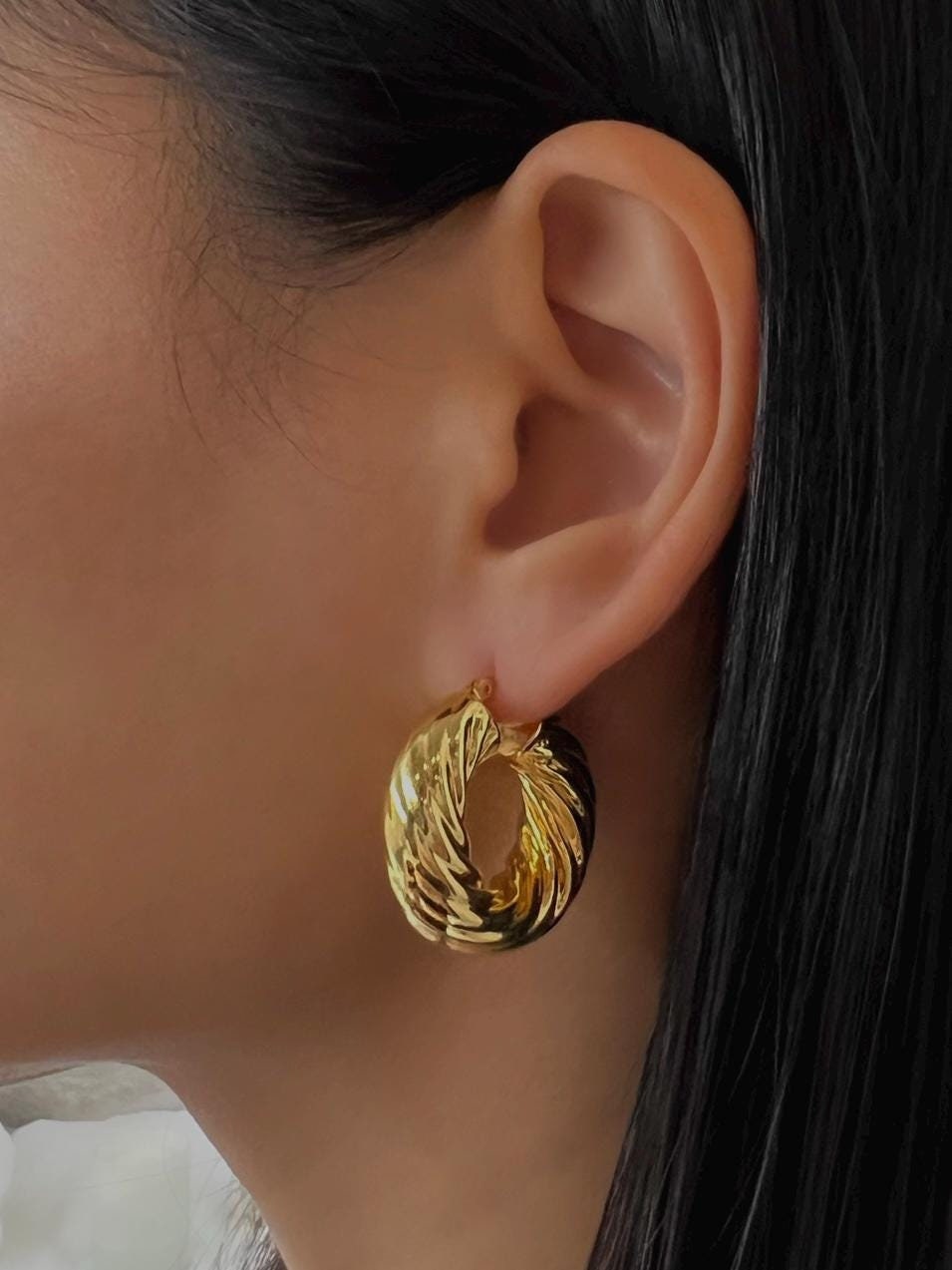CHUNKY GOLD TWIST HOOP EARRINGS