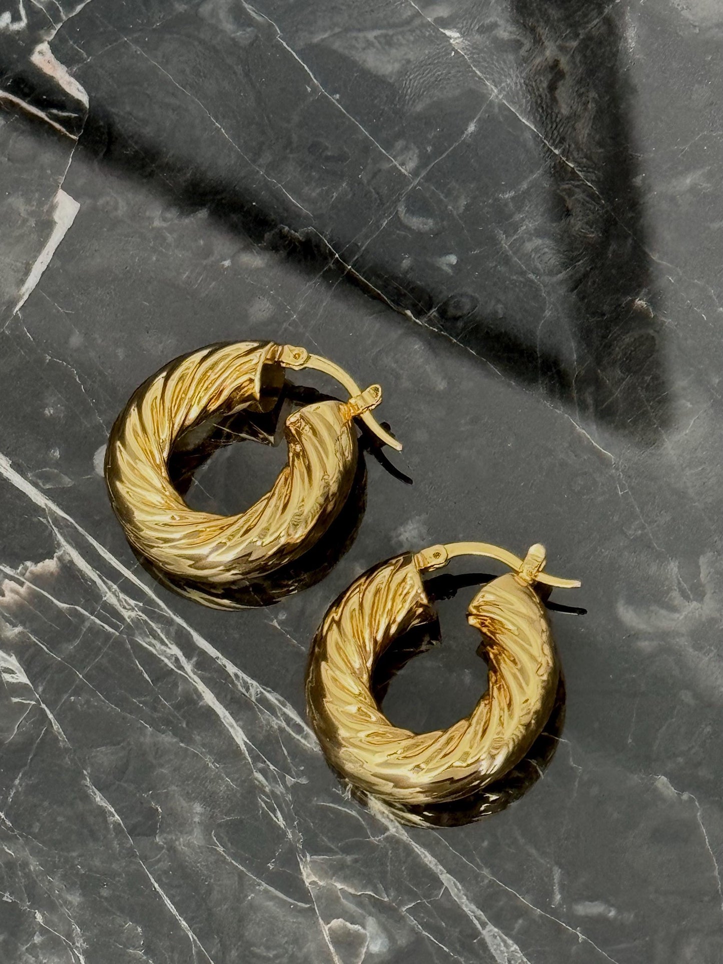 CHUNKY GOLD TWIST HOOP EARRINGS