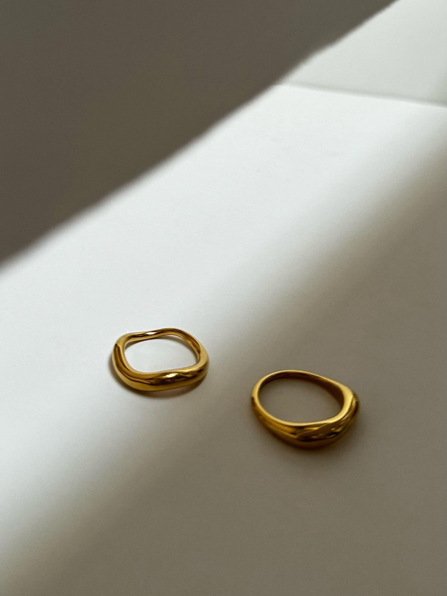 IRREGULAR STACKABLE WAVE RING SET OF 2