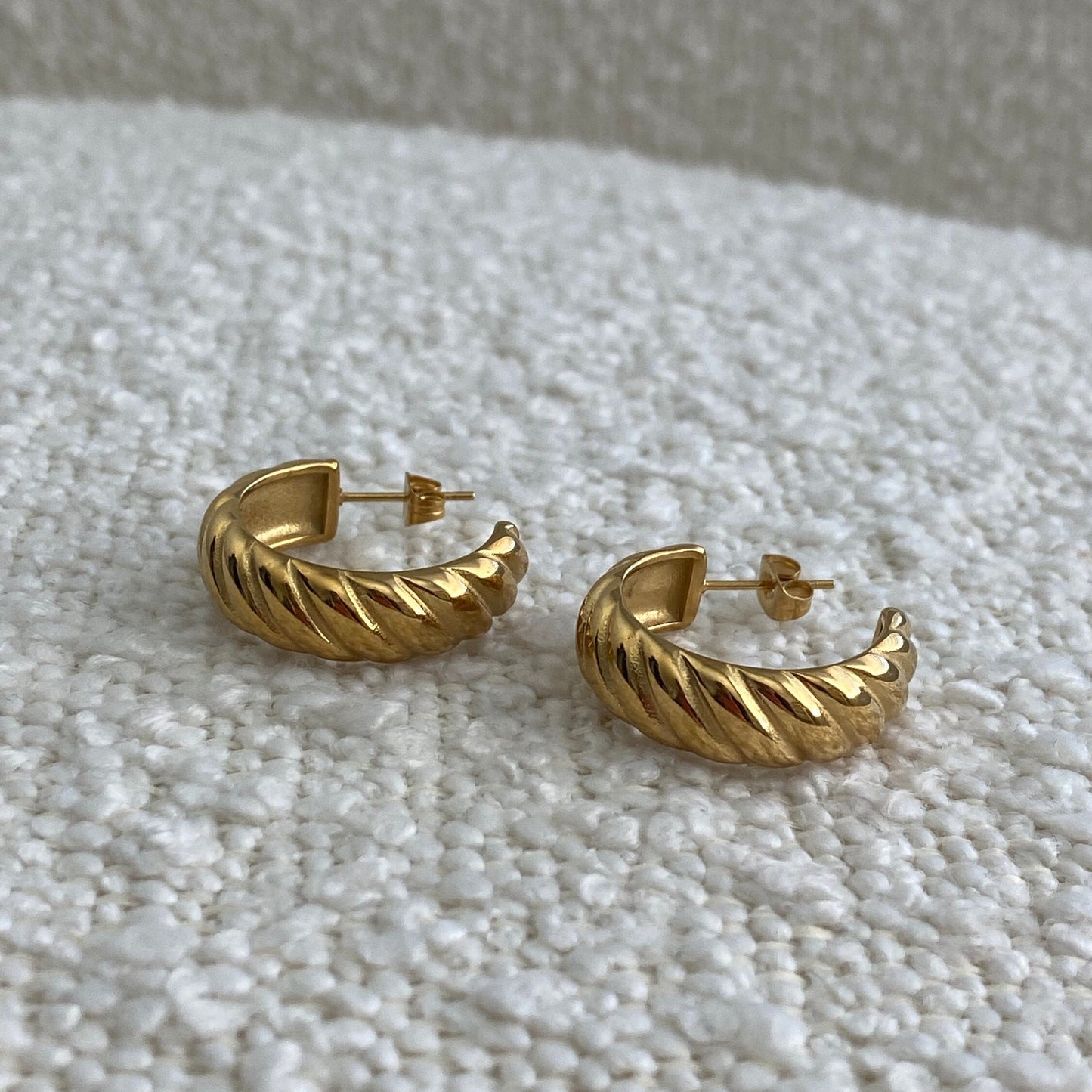 GOLD CROISSANT HOOP EARRINGS