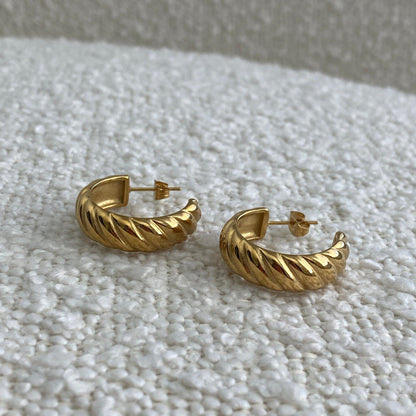 GOLD CROISSANT HOOP EARRINGS