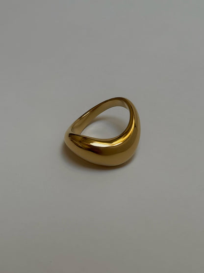 CHUNKY IRREGULAR CURVED GOLD RING