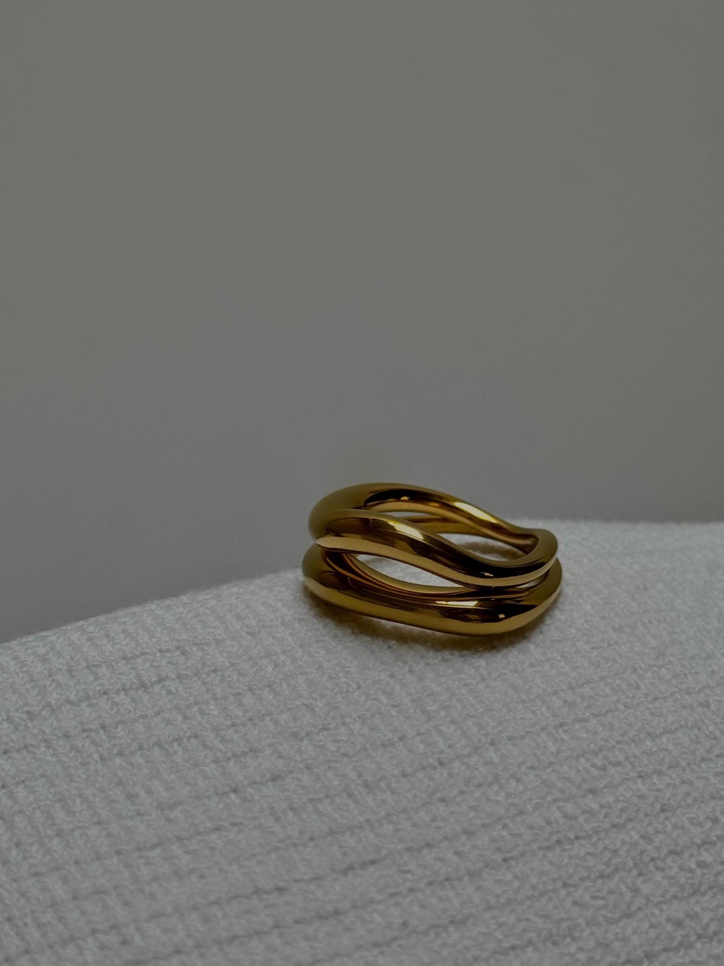 IRREGULAR STACKABLE WAVE RING SET OF 2