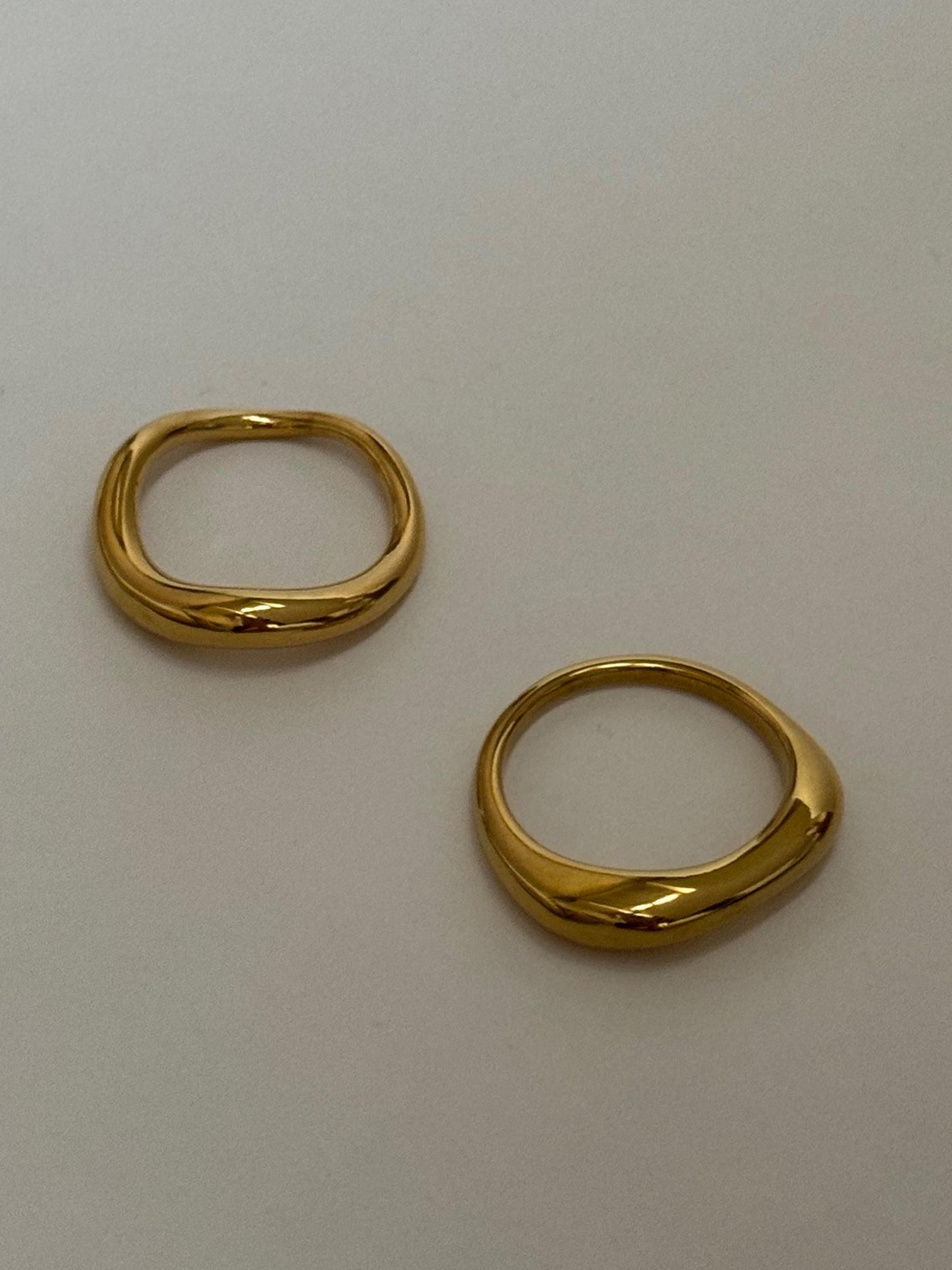 IRREGULAR STACKABLE WAVE RING SET OF 2